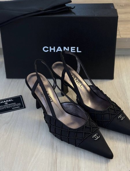 كعب CHANEL